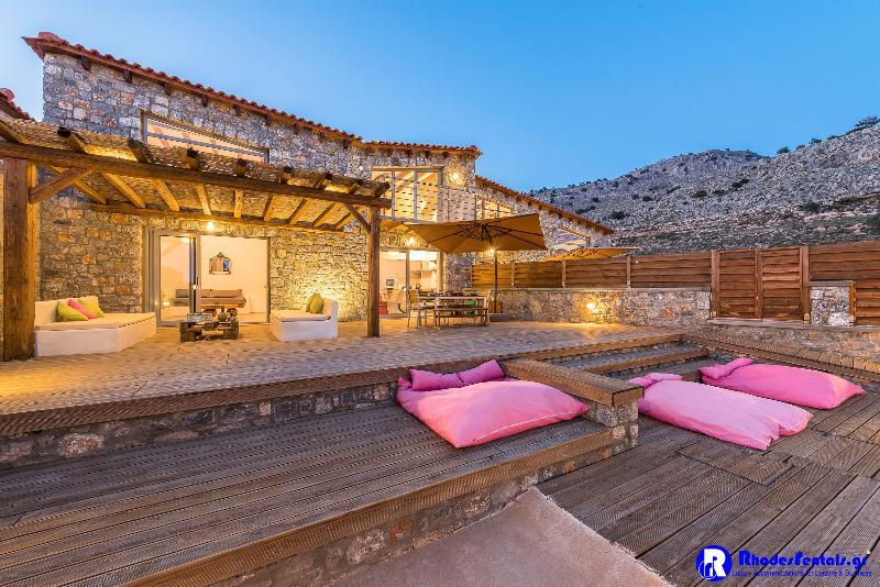 Lindos Seastone Villas ลาร์ดอส ภายนอก รูปภาพ