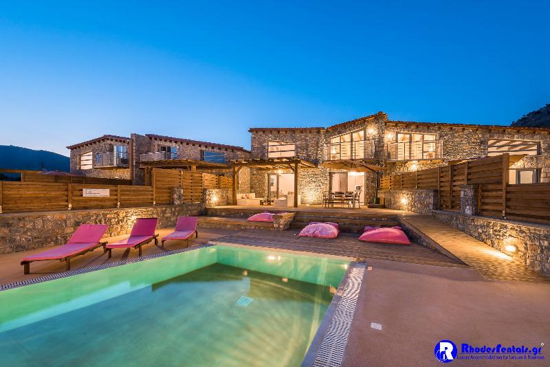 Lindos Seastone Villas ลาร์ดอส ภายนอก รูปภาพ